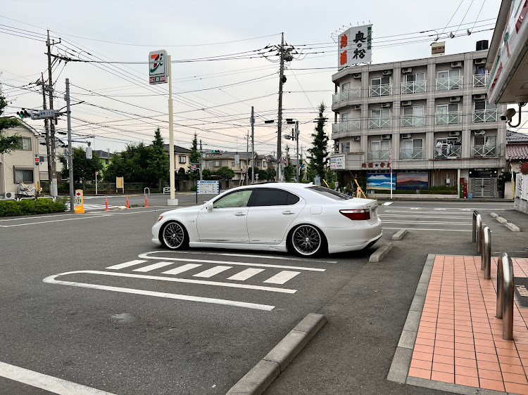 LSの梅雨入り・寒冷地仕様・レクサスLS・ハーフエアロに関するカスタム事例の投稿画像2枚目