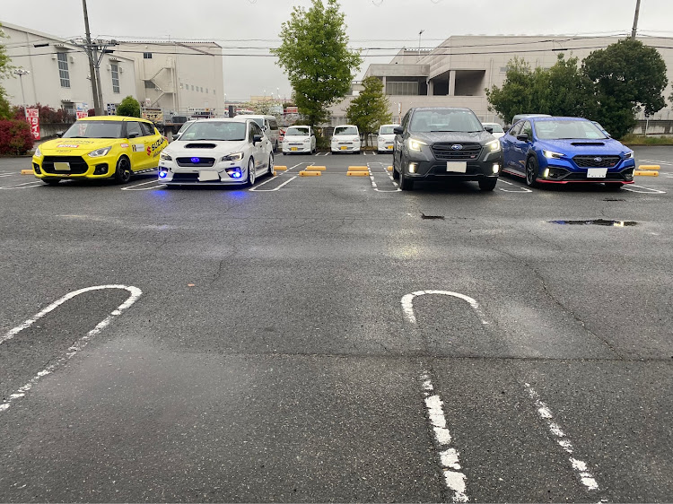 フォレスターの弄りオフ・生憎の雨・プチオフ会・スズキ&スバル・仲間に感謝に関するカスタム事例の投稿画像1枚目