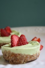 KEY LIME PIE FOR YOUR SOUL !!!! was pinched from <a href="http://runhardeatclean.blogspot.com/2011/06/key-lime-pie-for-your-soul.html" target="_blank">runhardeatclean.blogspot.com.</a>