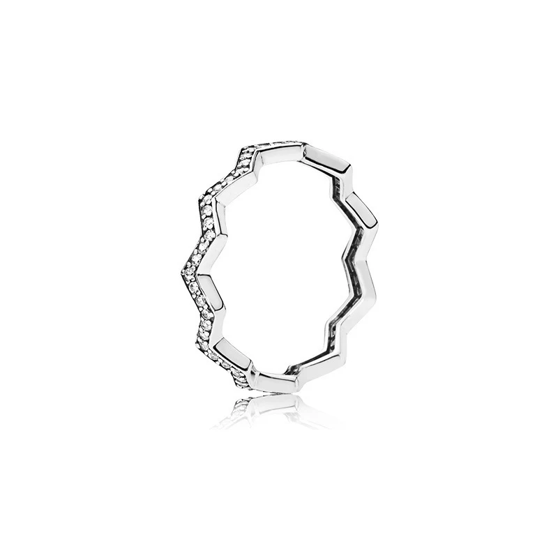 Witte koperen plating mode multilaterale ring. Deze ring geeft een unieke stijl met zijn veelzijdige ontwerp. Perfect voor elke gelegenheid.
