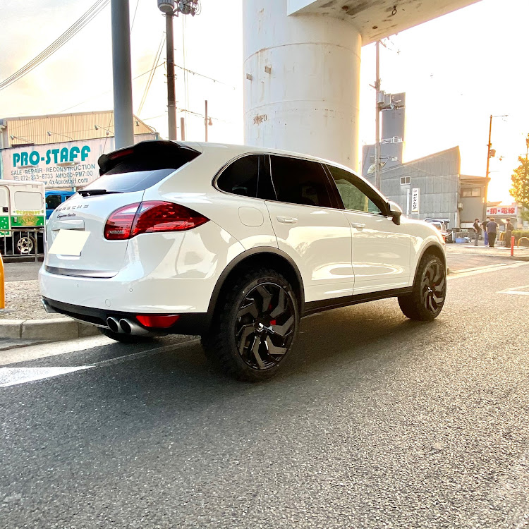 Yoshiさんが投稿したG-01 22インチホイール・JCW・ポルシェカイエンターボに関するカスタム事例の投稿画像3枚目