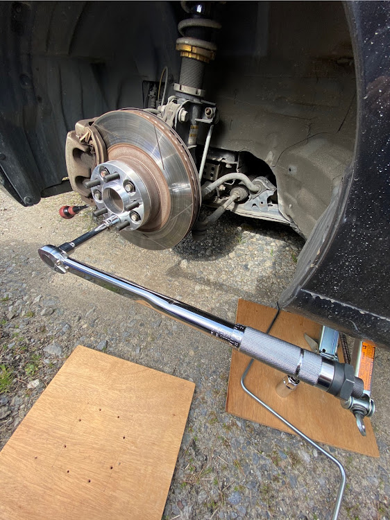 BRZのワイトレ装着・ホイールナット交換に関するカスタム事例の投稿画像2枚目