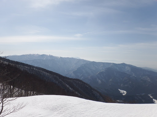 金糞岳と右奥に伊吹山