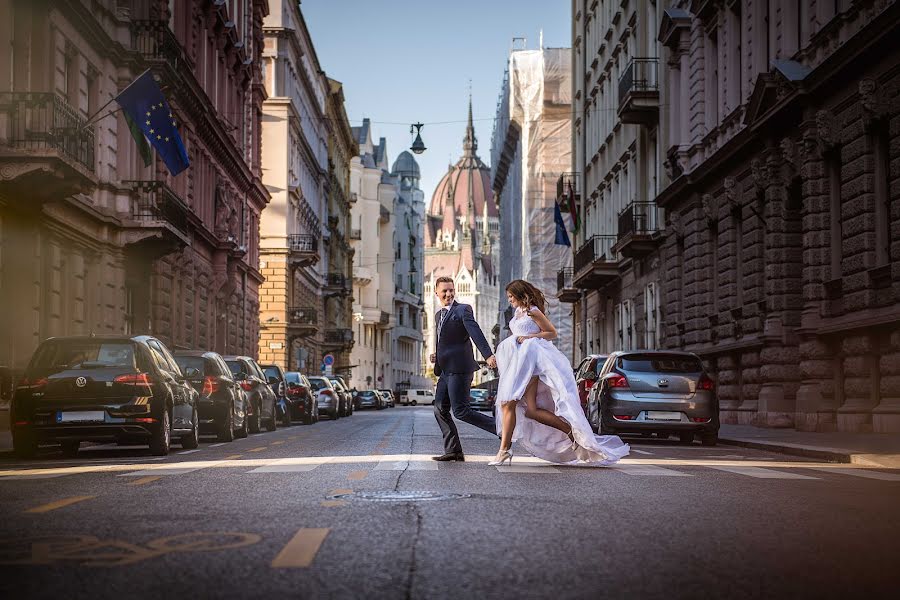 Fotógrafo de casamento Éva Buzai (buzaieva). Foto de 24 de junho 2021