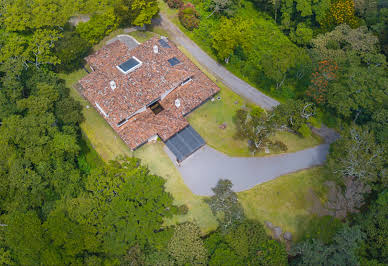 Maison avec jardin et terrasse 4