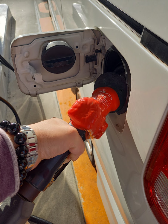 ヴォクシーのいつものコンビニ・ガソリン満タン⛽️・大津のイオンモール・くら寿司・障がい者マークのスペースにに関するカスタム事例の投稿画像1枚目