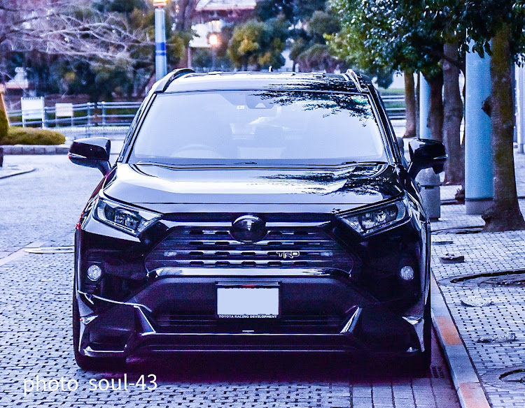 RAV4のセクシーボディ選手権・目指せPickUpCars・カメラ練習・ピックアップ一度でも載ってみたい・discover_ctに関するカスタム事例の投稿画像2枚目
