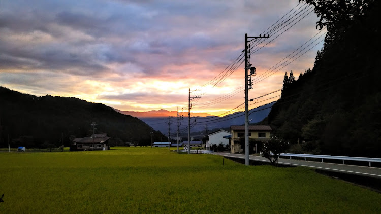 ハイゼットカーゴの夕焼け・いつもの場所・いつもの風景・今日も一日お疲れ様でした。に関するカスタム事例の投稿画像2枚目