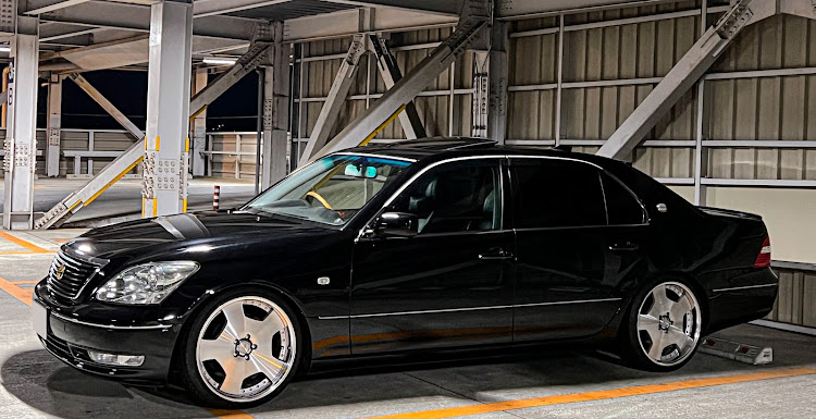 セルシオの30セルシオ・ランベックLD1・workwheels・ホイール交換・8月もよろしくお願いしますに関するカスタム事例の投稿画像1枚目