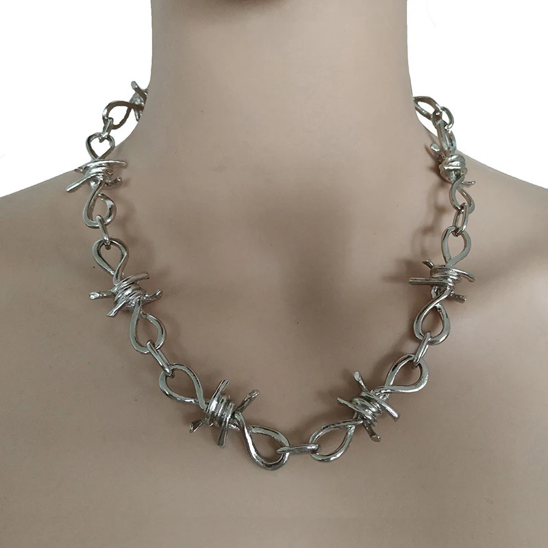 Design Clavicle Cool Bounce Di Hip Hop Ogrlica & Narukvica. Odličan stil. Jedinstveni set za kul izgled, savršen za ljubitelje hip hopa i trendsetere, idealno za svaku priliku.