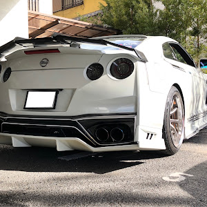 NISSAN GT-R