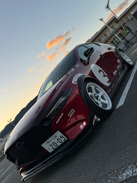 MAZDA3の汎用オーバーフェンダー・旧車風ルック・中華製オーバーフェンダーに関するカスタム事例の投稿画像1枚目