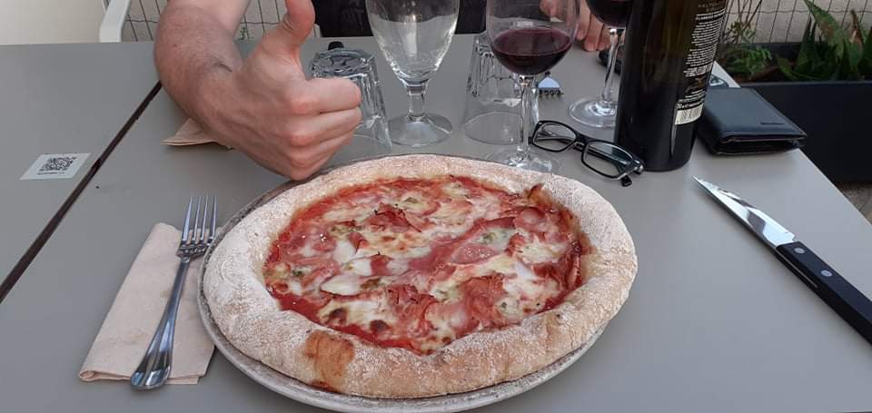 Gluten-Free Pizza at Pizza Mongelli Côte-pavée