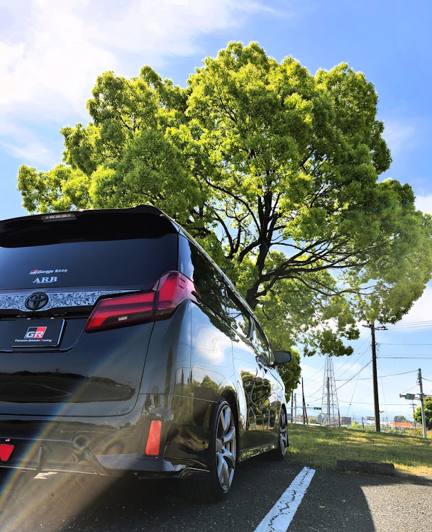 アルファードのLEXUSブロンズエディション・木陰🌳カメ活・5Gは早いの？・【GR】がまだすレーシング・皆さまご安全に⛑️に関するカスタム事例の投稿画像1枚目