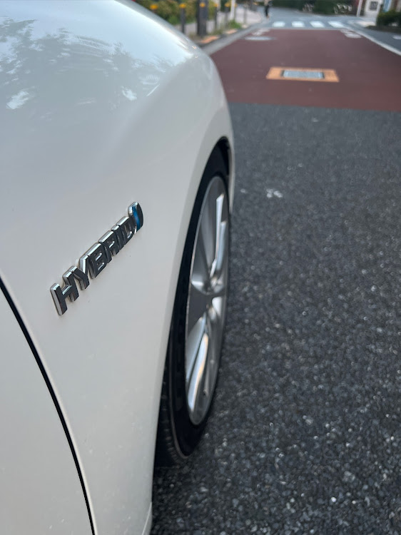 クラウンセダンの純ベタ・純正ホイール・車高短に関するカスタム事例の投稿画像1枚目