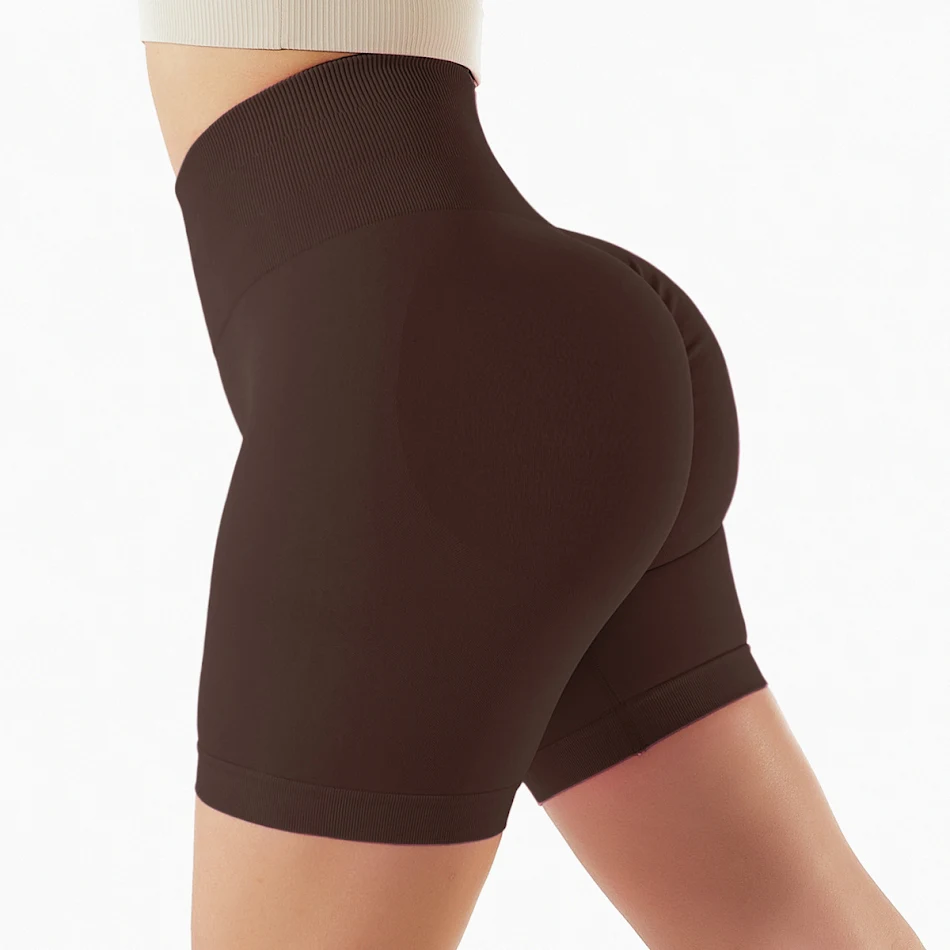 Naadloze yogashorts met hoge taille en heupen, beschikbaar in Europa en de VS, perfect voor je workouts.