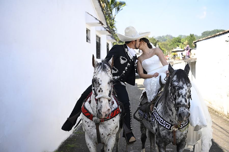 Fotógrafo de casamento Alberto Sanchez (albertosanchez2). Foto de 14 de dezembro 2021