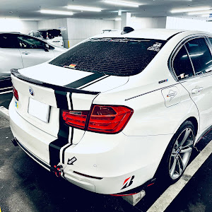 3シリーズ セダン 320i