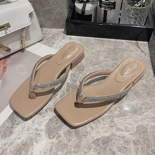 Title 2, Womens Rhinestone Flip-flops Summer Outer Wear...