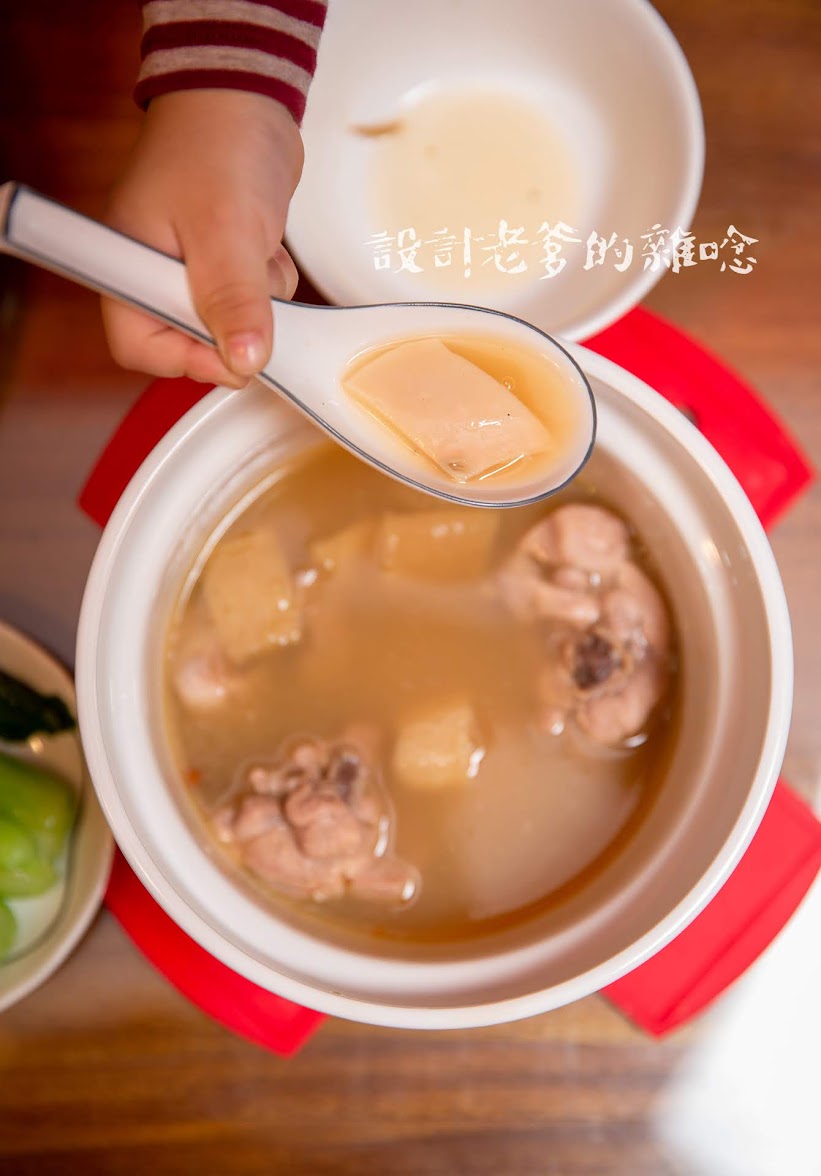 一盅好湯全家補，備好能量過冬囉！...御膳煲養生雞湯