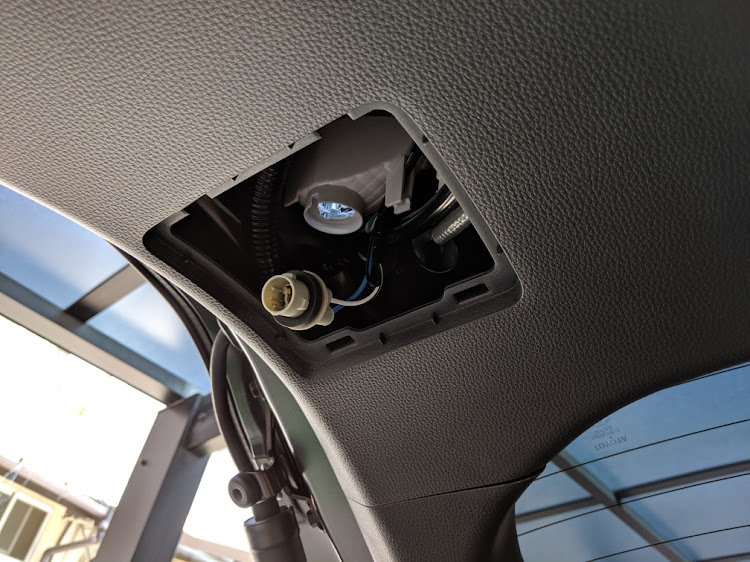 RAV4のバックランプ・LED化・LED取付・バックライトに関するカスタム事例の投稿画像4枚目
