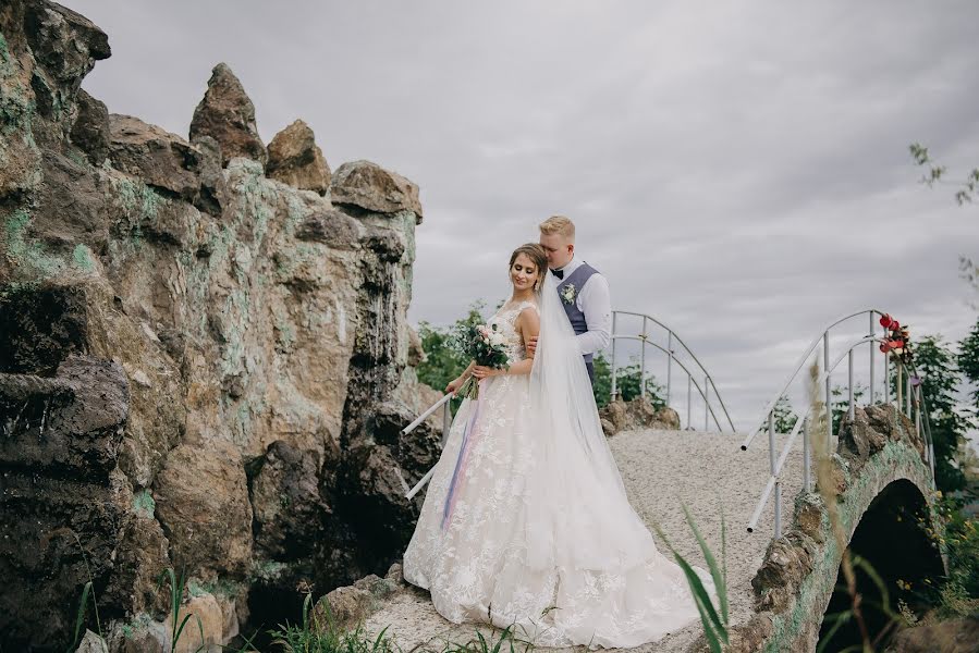 Fotograful de nuntă Yuliya Savvateeva (savvateevajulia). Fotografia din 19 august 2018