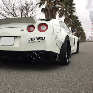 NISSAN GT-R R35