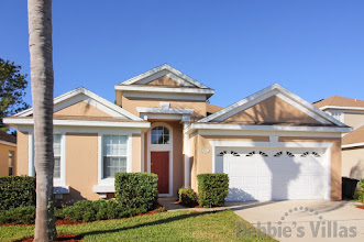 Windsor Palms villa with a west-facing pool, freestanding hot tub, games room, close to Disney