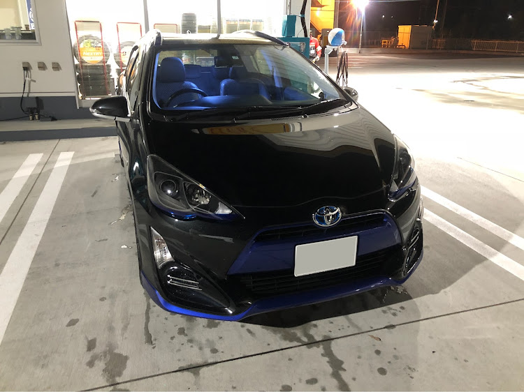 アクアの洗車・DIY・ドアスカッフプレート・ガソリンスタンドに関するカスタム事例の投稿画像1枚目