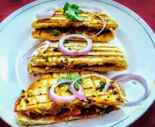 Paneer Stuffed Grilled Kulcha 2PCS