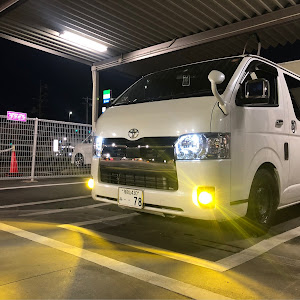 ハイエースバン TRH200V