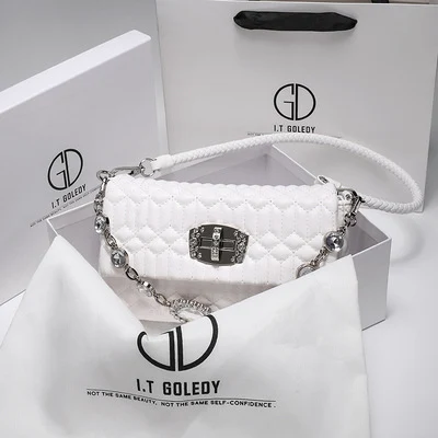 Nouveau Sac à Épaule pour la Mode Automne et Hiver L'Élégance à Portée de Main Conservez Vos Essentiels avec Style et Confort Parfait pour la Saison