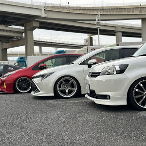 カローラルミオン NZE151N