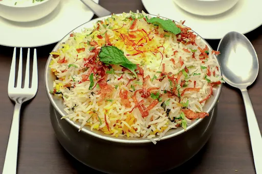 Veg Hyderabadi Dum Biryani