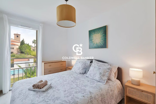 Appartement avec terrasse et piscine 5