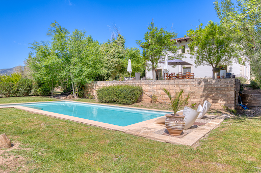Property with pool and garden 2