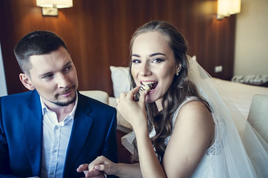 Fotografo di matrimoni Katya Grin (id417377884). Foto del 18 aprile 2019