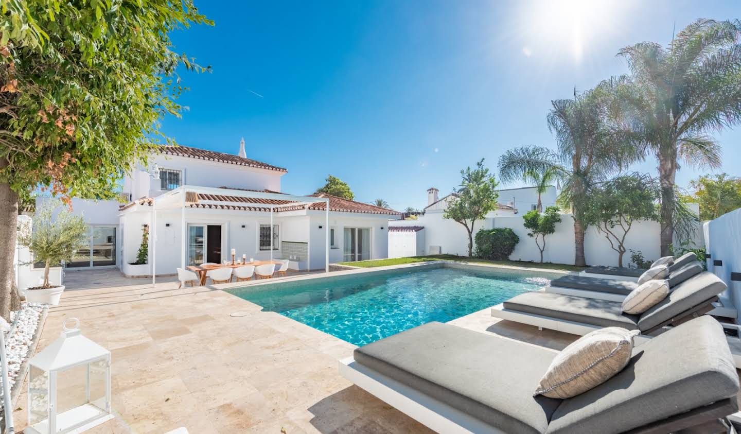 Villa with pool and garden Marbella