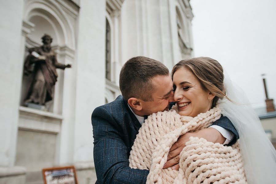 Fotógrafo de casamento Svitlyk Bobik (svitlykbobik). Foto de 26 de março 2020