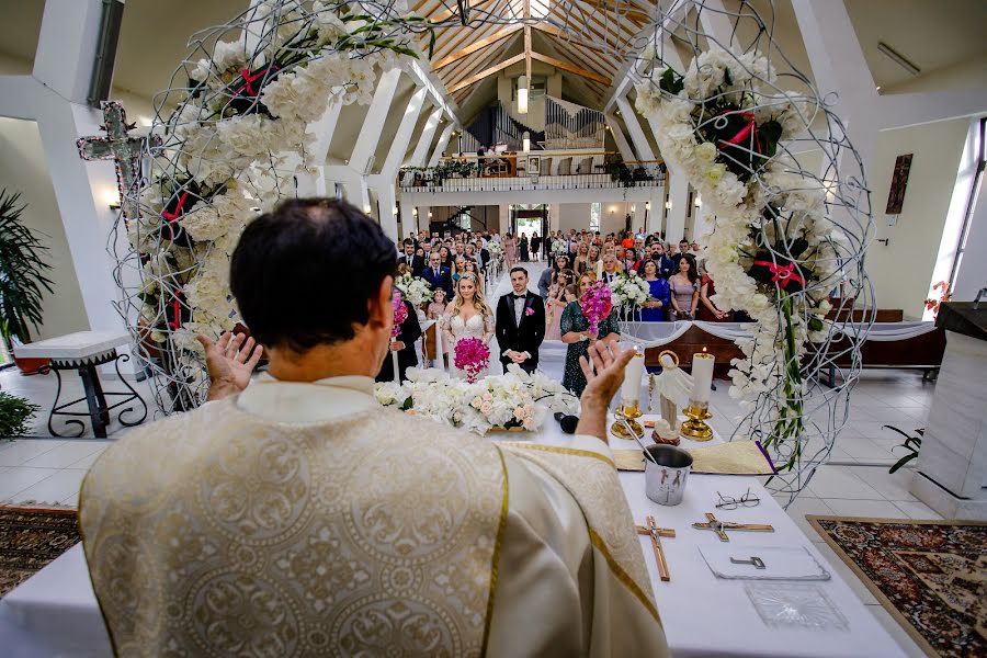 Fotógrafo de casamento Claudiu Negrea (claudiunegrea). Foto de 12 de fevereiro 2019