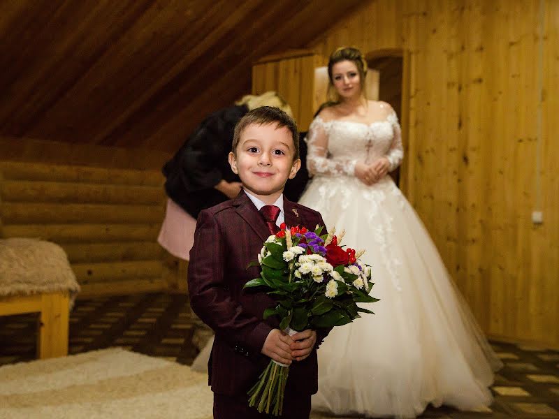 Nhiếp ảnh gia ảnh cưới Oksana Tkacheva (otkacheva). Ảnh của 3 tháng 2 2019