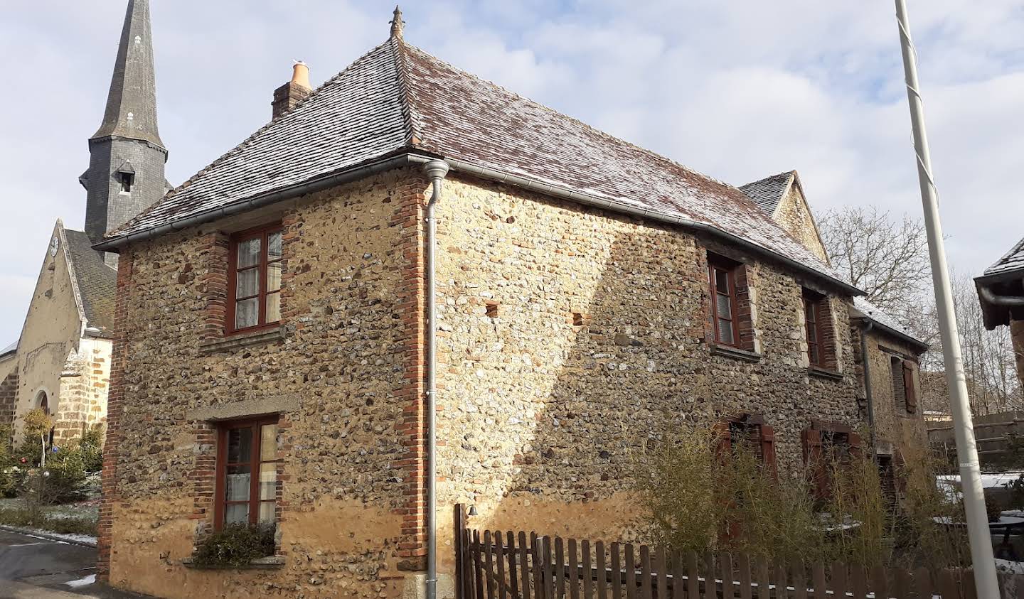 House with garden and terrace Saint-Victor-de-Réno