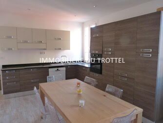 Location meublée duplex 3 pièces 80 m² à Ajaccio (20000), 800 €