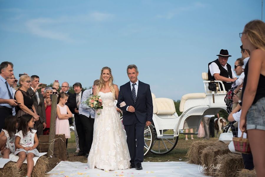 Fotografo di matrimoni Judit Kovács-Lajtár (lajtarjuditphoto). Foto del 3 marzo 2019