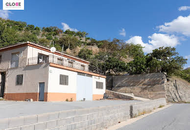 Maison avec terrasse 1