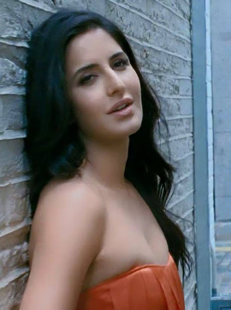 Katrina Kaif in Orange Dress Jab Tak Hai Jaan