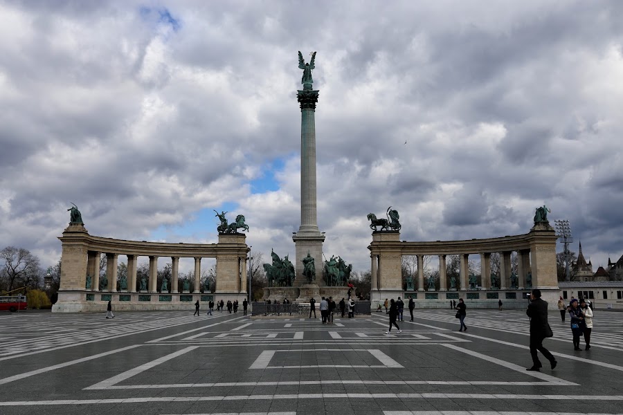 Plac Bohaterów, Budapeszt