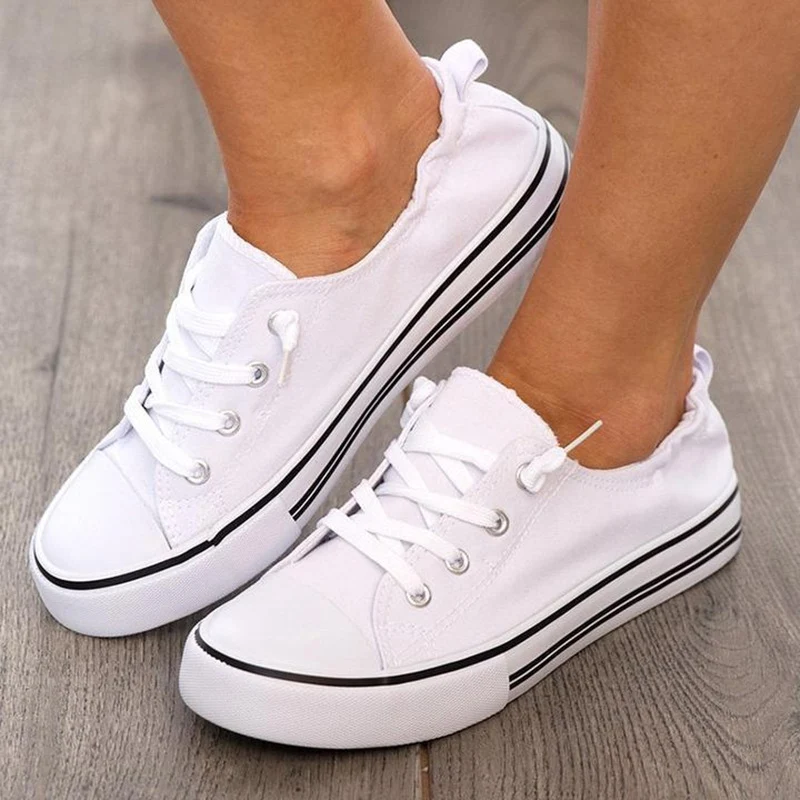 Title 3, Sneakers basse in tela con lacci e tacco piatto...
