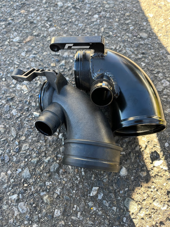ゴルフ Rの整備記録・ゴルフ7R・mk7r・THULEに関するカスタム事例の投稿画像1枚目