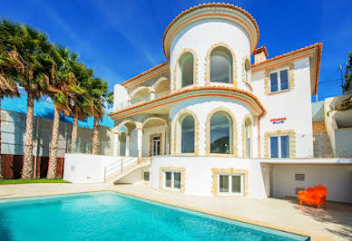 Villa avec piscine en bord de mer 2